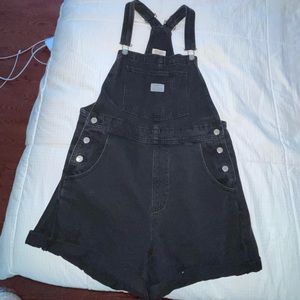 Levi’s Vintage Short Overalls in Loose Cannon